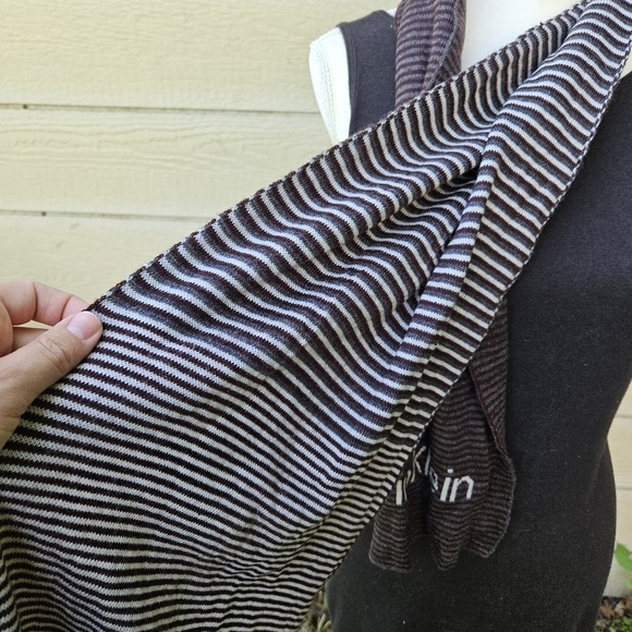 Calvin Klein gray white burgundy striped spellout scarf - Picture 5 of 6